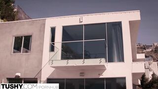 Jojo Kiss a izgató fiatal tini