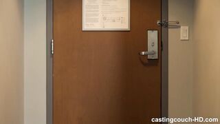 Solana a fiatal fekete bige a castingon járt