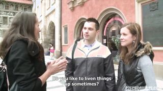 Tini lánynak bejön a méretes hímvessző