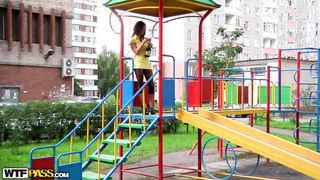 Amatőr orosz tini kis csajt kefélnek