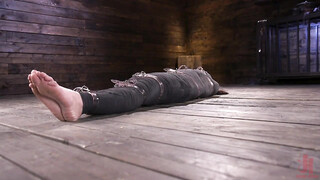 Avi Love extrém bdsm pornója