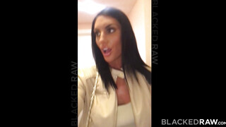 August Ames muffját néger pasi kúrja