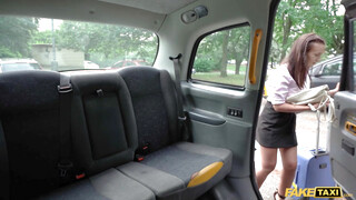 Fake Taxi  - Hatalmas cickós fiatal kisasszony megkefélve