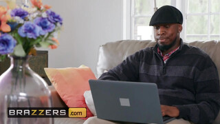 Brazzers - Ember Snow és a barna dárda