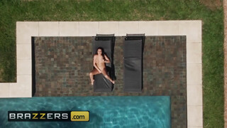 BRAZZERS - Jolee Love a hatalmas csöcsű fiatal nőci
