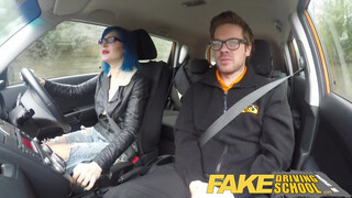 Fake Driving School - kékhajú kisasszony análba akarja