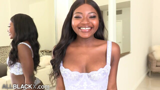 AllBlackX - Noemie Bilas a cuki barna nőci