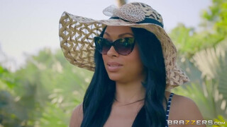 Bethany Benz a dugásmániás spanyol milf - Brazzers