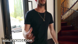 Reality Kings - az isteni kannás Gabbie Carter lovagol