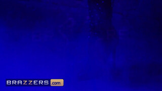 Brazzers - Cherie Deville popsikája is megkúrelva
