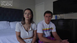 Méretes seggű tini nőci és a pasija - Hot Guys Fuck
