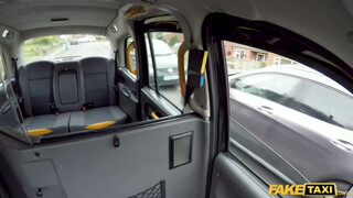 Fake Taxi - Lina Luxa a magas francia tini spiné