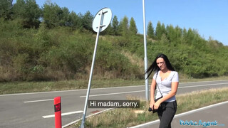 Méretes mellű tini lány pénzért dug - Public Agent