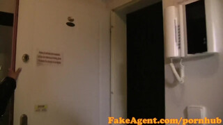 FakeAgent - bárban felszedett kiscsaj castingon