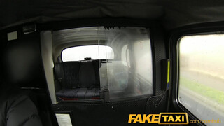 FakeTaxi - Világos Szőke méretes seggű hölgyemény megkefélve