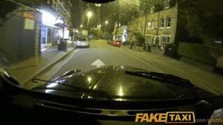 FakeTaxi - Tia Layne megdugva a taxiban