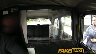 FakeTaxi - méretes cicis lány nem akar fizetni