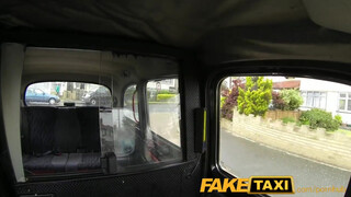 FakeTaxi - egy fullos irodista kisasszony