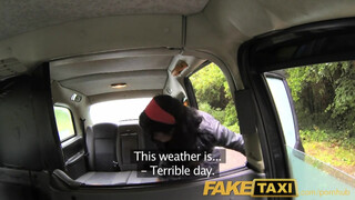 FakeTaxi - latin amerikai kisasszony popsiba kefélve