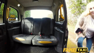 Fake Taxi - Hatalmas keblű világos szőke bekúrva