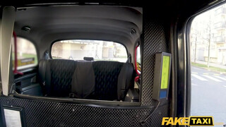 Fake Taxi - 19 éves tini hölgyemény baszni akart