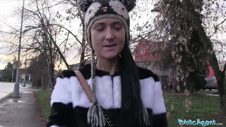 Public Agent - aranyos orosz csaj az utcáról