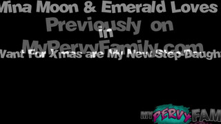 Mina Moon és Emerald karácsonyi kefélése
