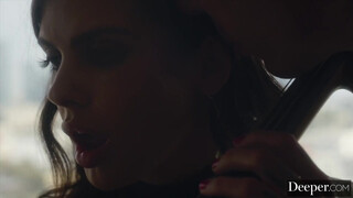 Deeper - Keisha Grey a méretes cicis fiatal kisasszony