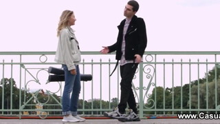 Casual Tini Szex - fullos csoki picsa és a barátja