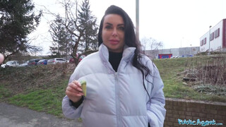 Public Agent - Arish a hatalmas cickós ukrán milf