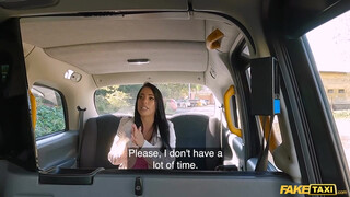 Fake Taxi - Megan Fiore a gyönyörű méretes csöcsű spiné