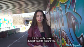 Public Agent - Vanessa Alessia a szuper bombázó fiatal csajszi
