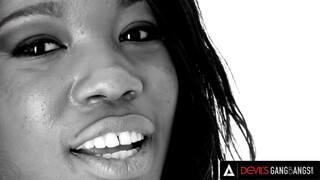 DevilsGangbangs - Mya Mays és a 4 fehér cerka