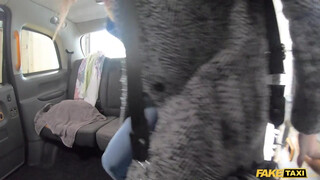 Fake Taxi - Kicsike cicis fiatal bige lovagol
