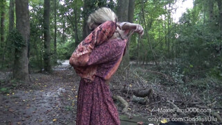 MoxieFilms - Méretes keblű hippi kiscsaj