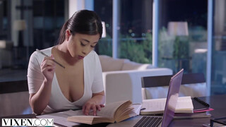 VIXEN - Jade Kush a dögös ázsiai hölgyemény