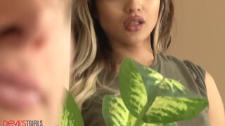 DevilsTGirls - Latina transzi barátnő megdöngetve
