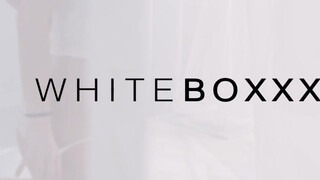 WHITEBOXXX - csodaszép, fullos csajszi az ágyban