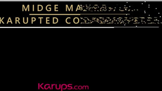 Karups - Midge Mayor a szexy világos szőke érett nő
