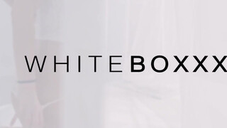 WHITEBOXXX - Francys Belle a méretes cickós picsa