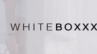 WhiteBoxxx - Lena Reif a méretes tőgyes orosz nőci