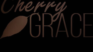 Cherry Grace fullos fehérneműben