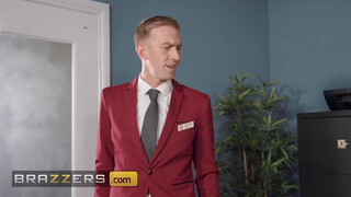 BRAZZERS - Clea Gaultier análjába hatalmas faszok is beférnek