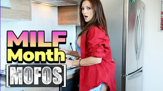 MOFOS - Mandy Flores feneke megrakva
