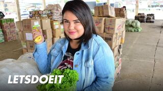 Duci latina milf picsája mélyen megkúrva xiomarától