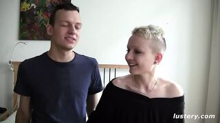Szeretik felvenni magukat szexelni - házi amatőr klip