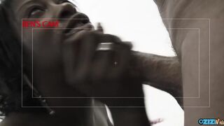 Csoki bomba milf csoportos kefélése fehér farkakkal ánuszban és kettő behatolással