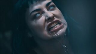 Izgató Kék Hajú Punk Bige Átváltozása - Jewelz Blu a Parasited Csatornán Vadul Mag Numb-bal